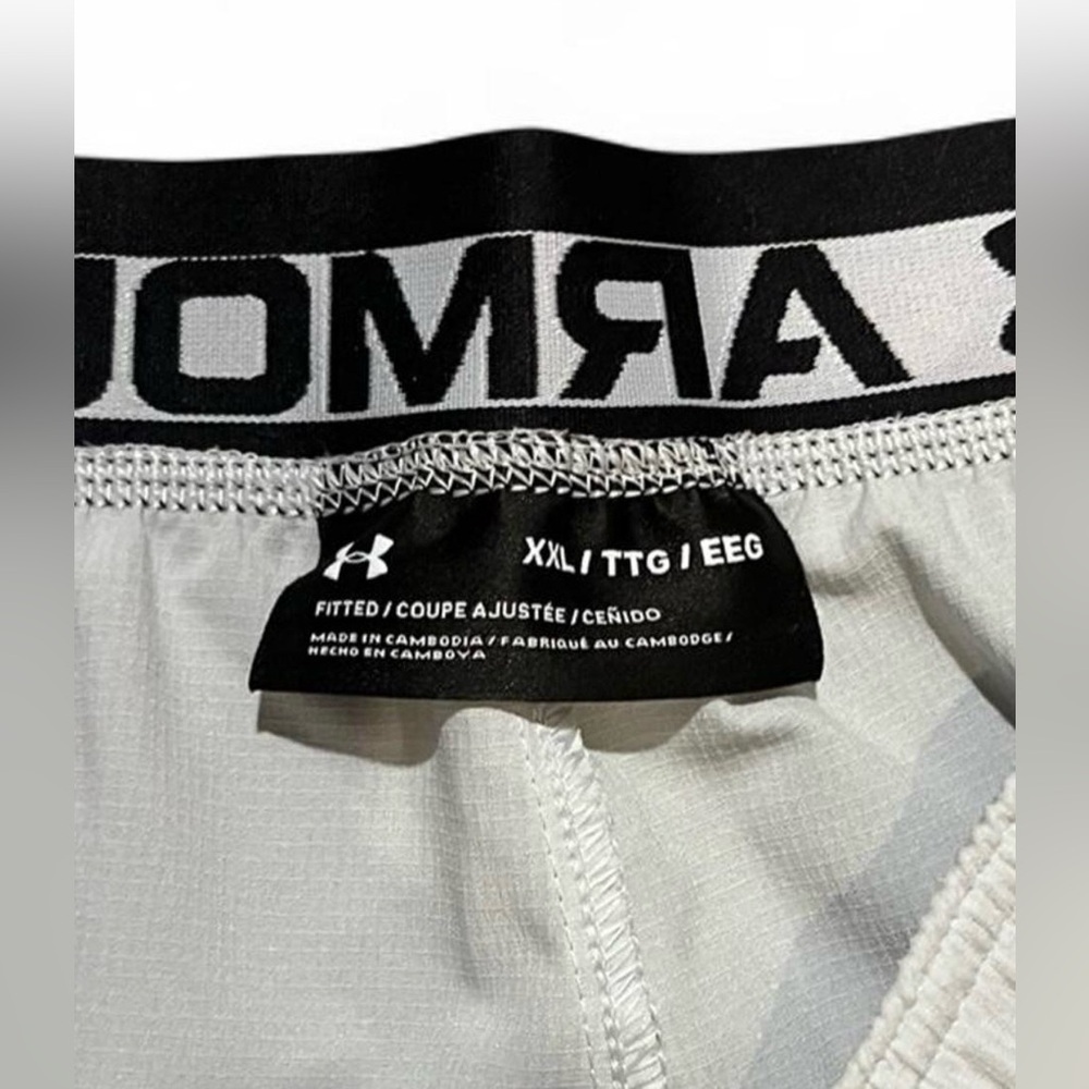 Under Armour Black and White Fitted Shorts - Picture 4 of 7